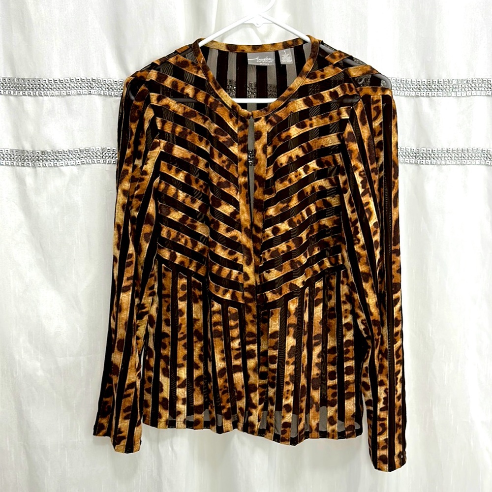 Chico’s Travelers animal print single button layer with mesh inserts